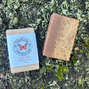 Savon de table de la cabane à sucre | Parfum d'érable légèrement parfumé et sable de sucre d'érable naturel - Garden Path Homemade Soap